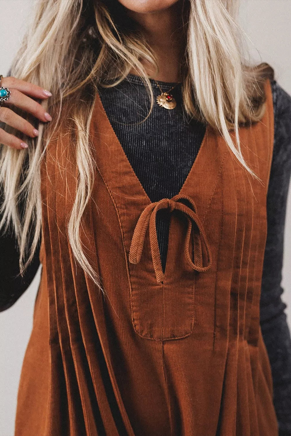 Solid Color Tie V Neck Sleeveless Corduroy Romper | STAHlin RADIANCE