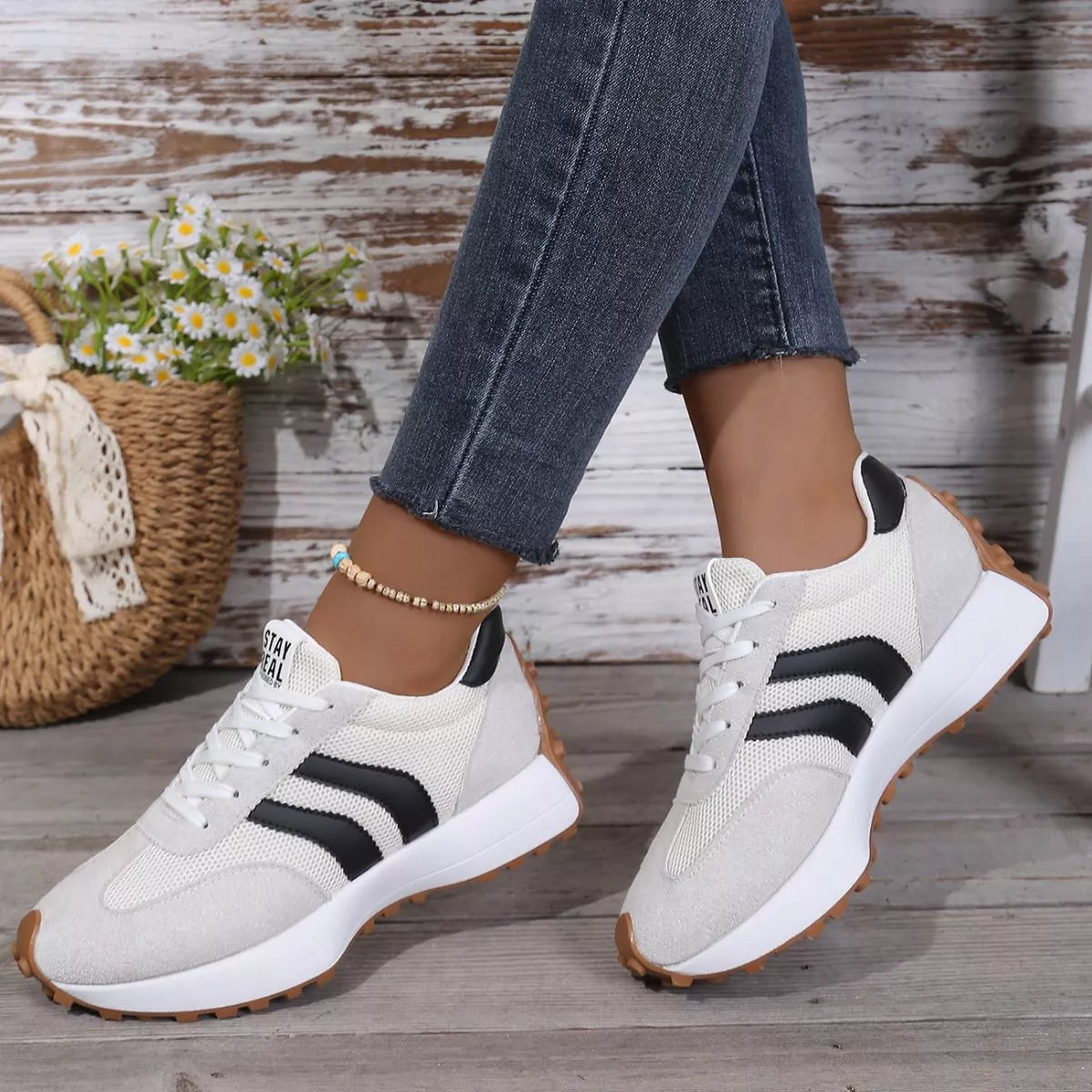Lace Up Round Toe Sneakers | STAHlin RADIANCE