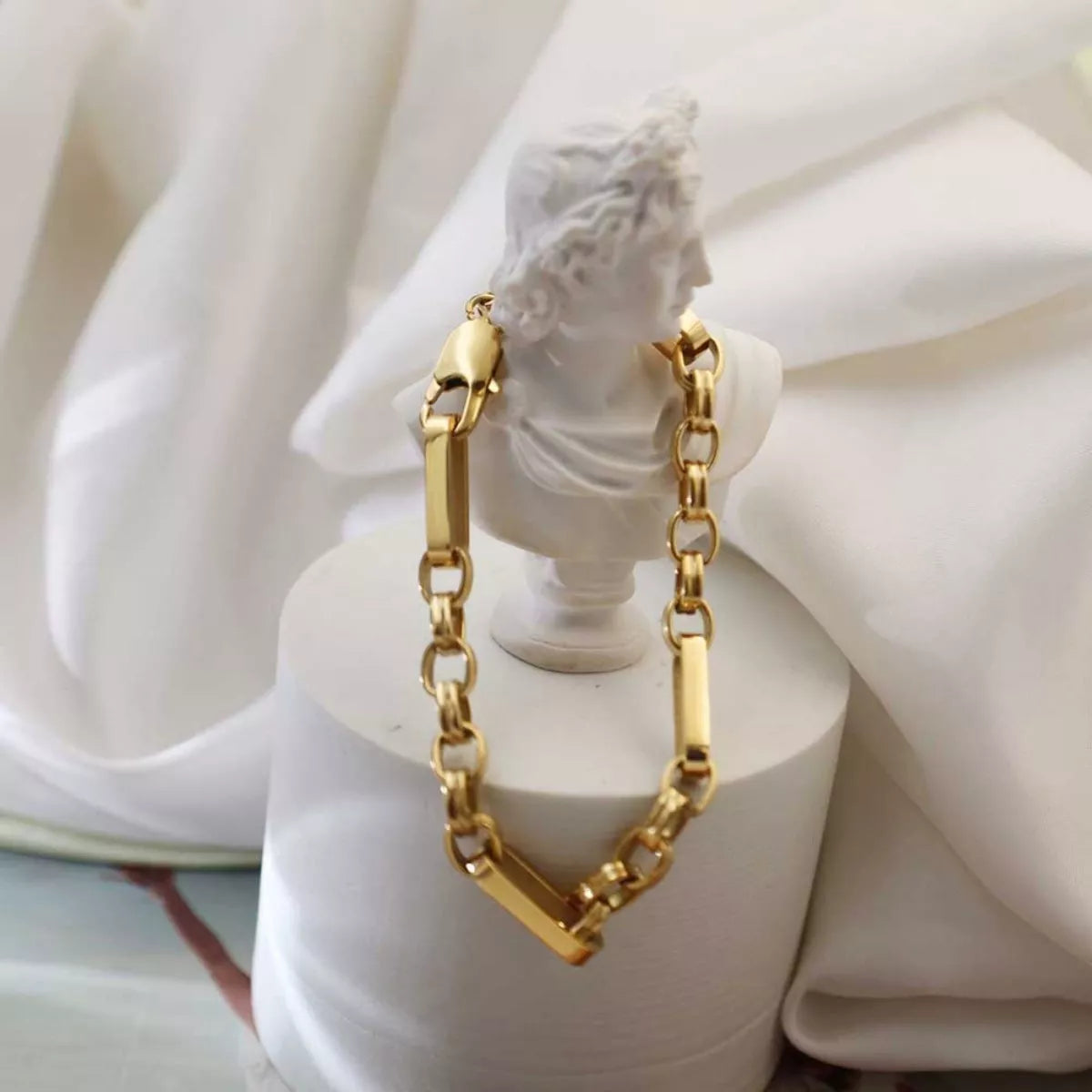 18K Gold-Plated Chunky Gold Chain Link Bracelet | STAHlin RADIANCE