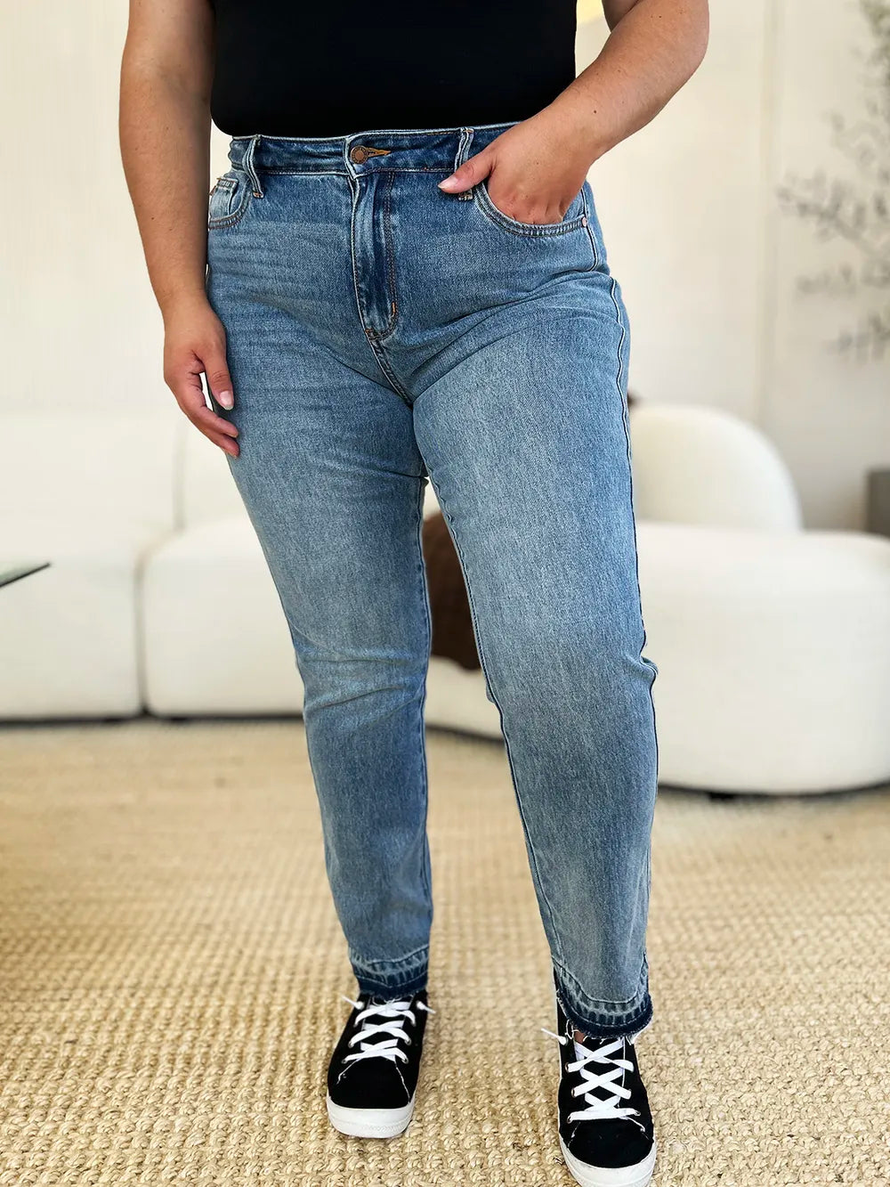 Judy Blue Full Size Mid Rise Rigid Magic Release Hem Jeans | STAHlin RADIANCE