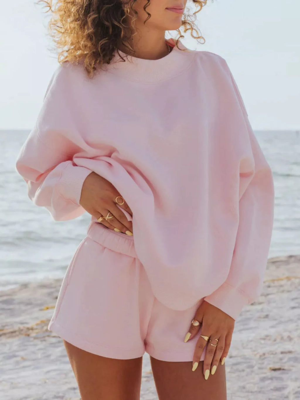 Relaxed Fit Round Neck Sweatshirt and Shorts Set | STAHlin RADIANCE