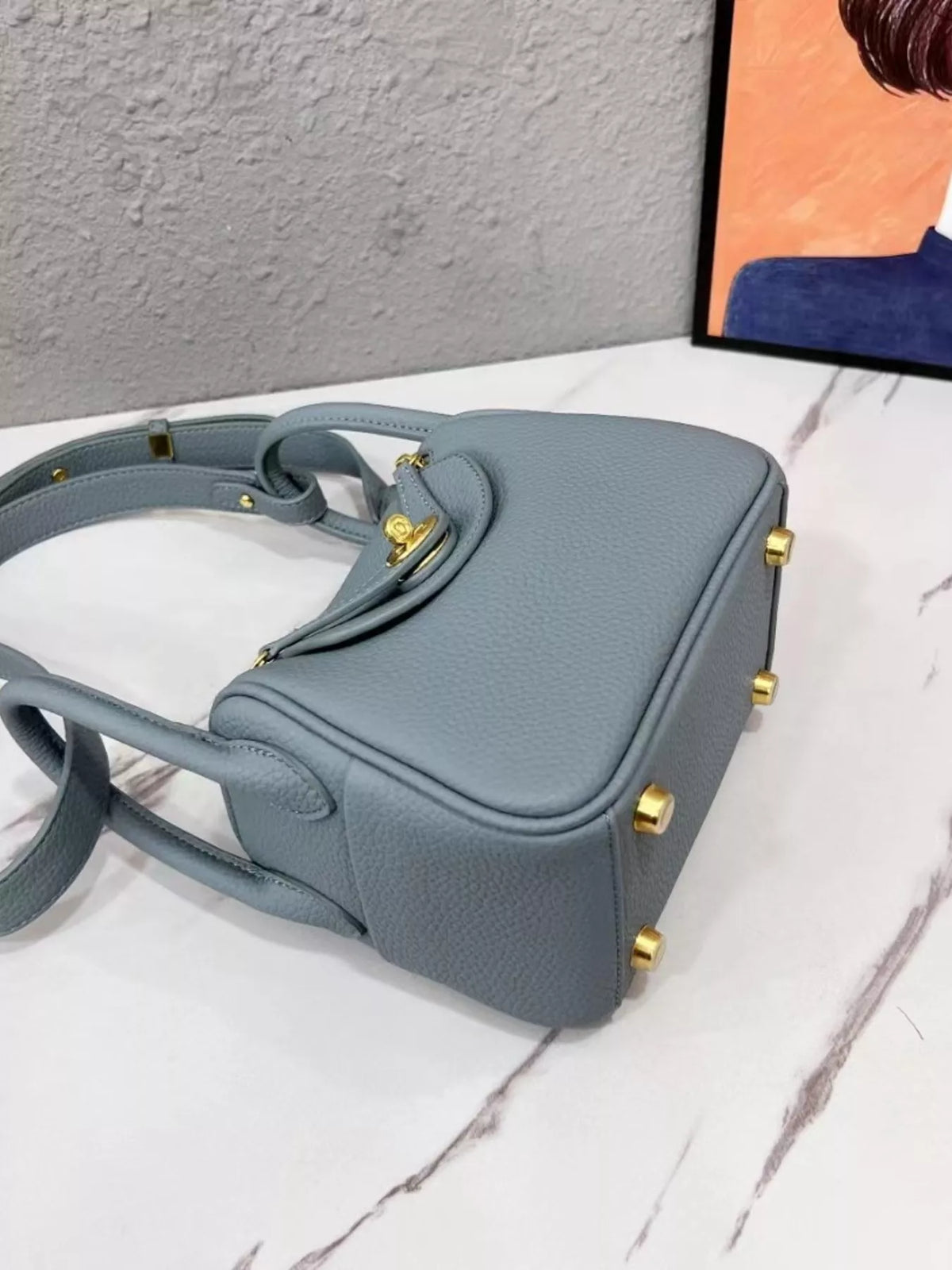 Gold-Tone Hardware Leather Crossbody Bag | STAHlin RADIANCE