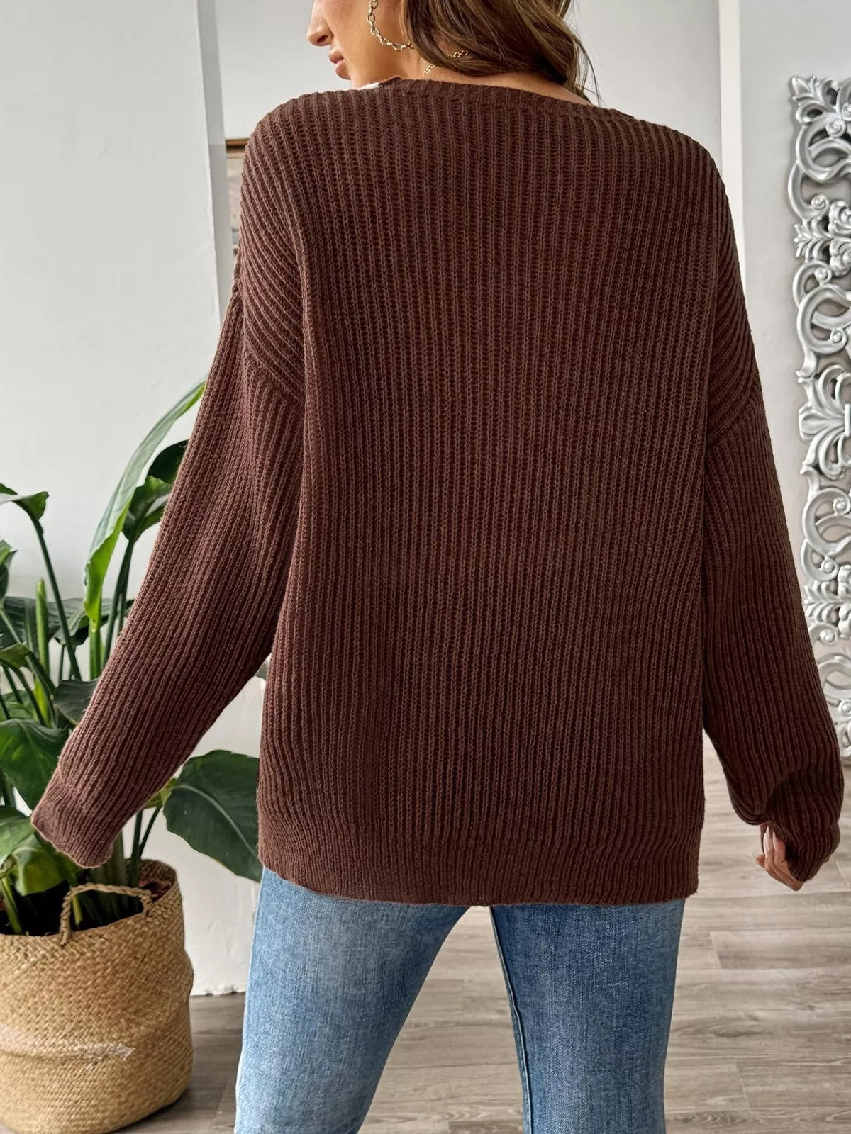 Contrast Trim V-Neck Ribbed Sweater | STAHlin RADIANCE