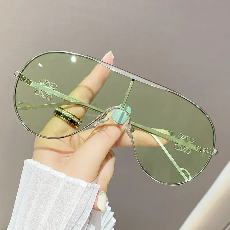 Gradient Aviator Sunglasses | STAHlin RADIANCE