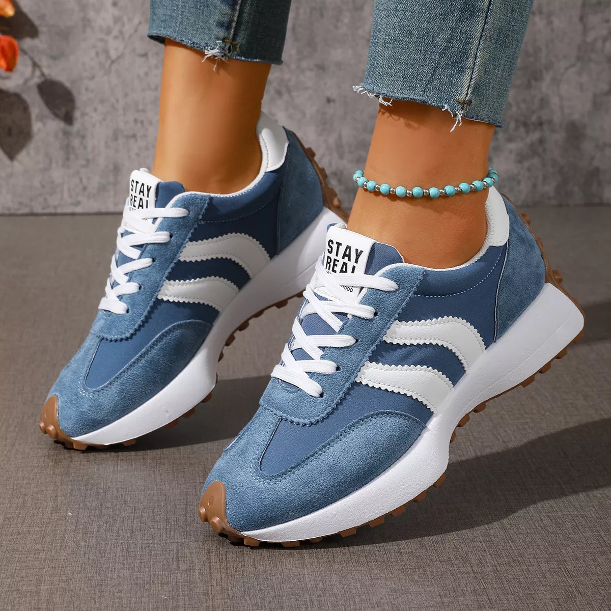 Lace Up Round Toe Sneakers | STAHlin RADIANCE