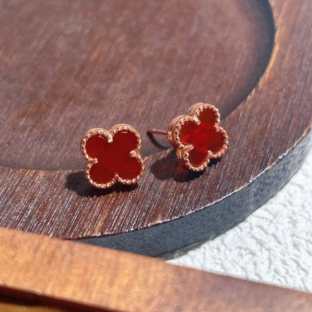Clover Stud Earrings | STAHlin RADIANCE