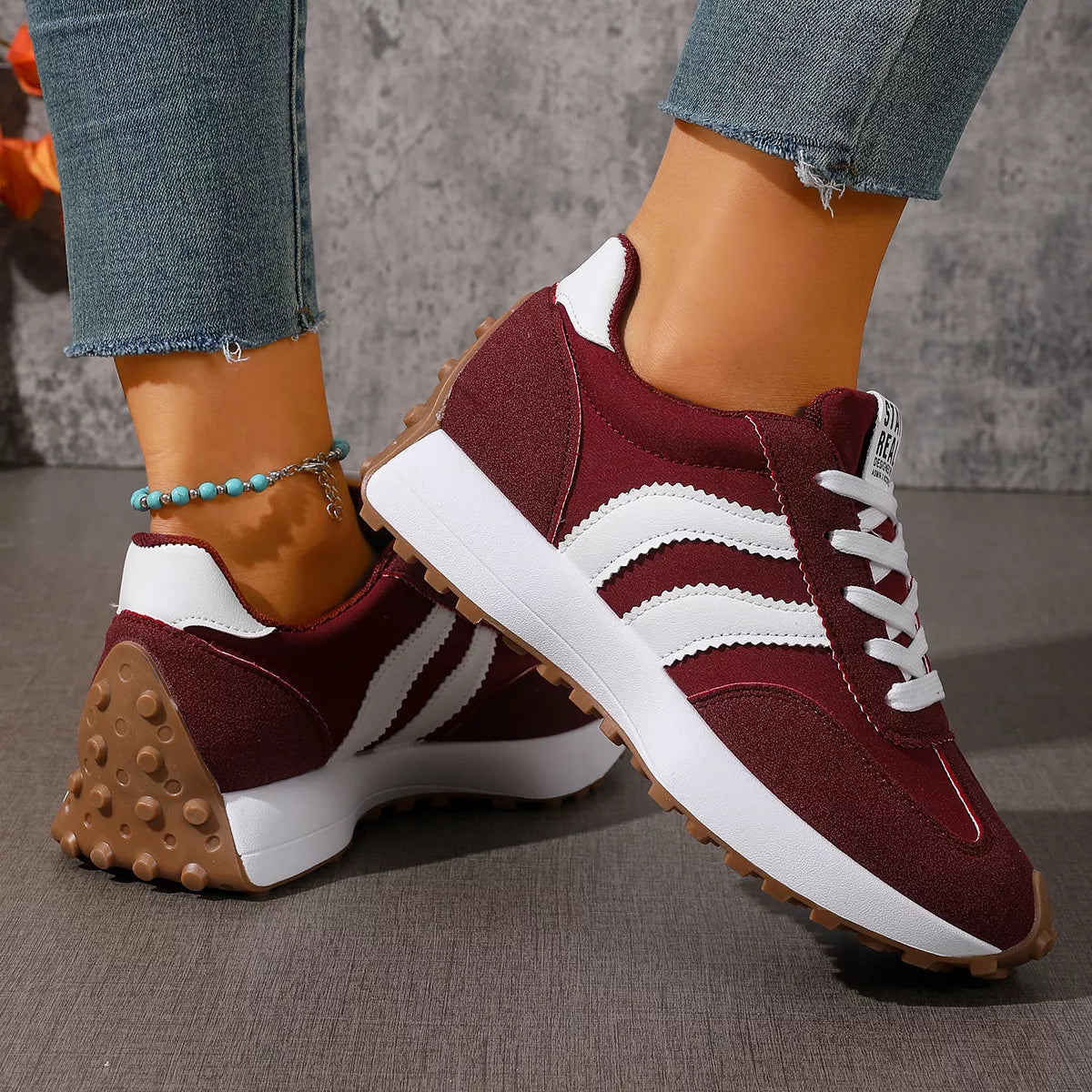 Lace Up Round Toe Sneakers | STAHlin RADIANCE
