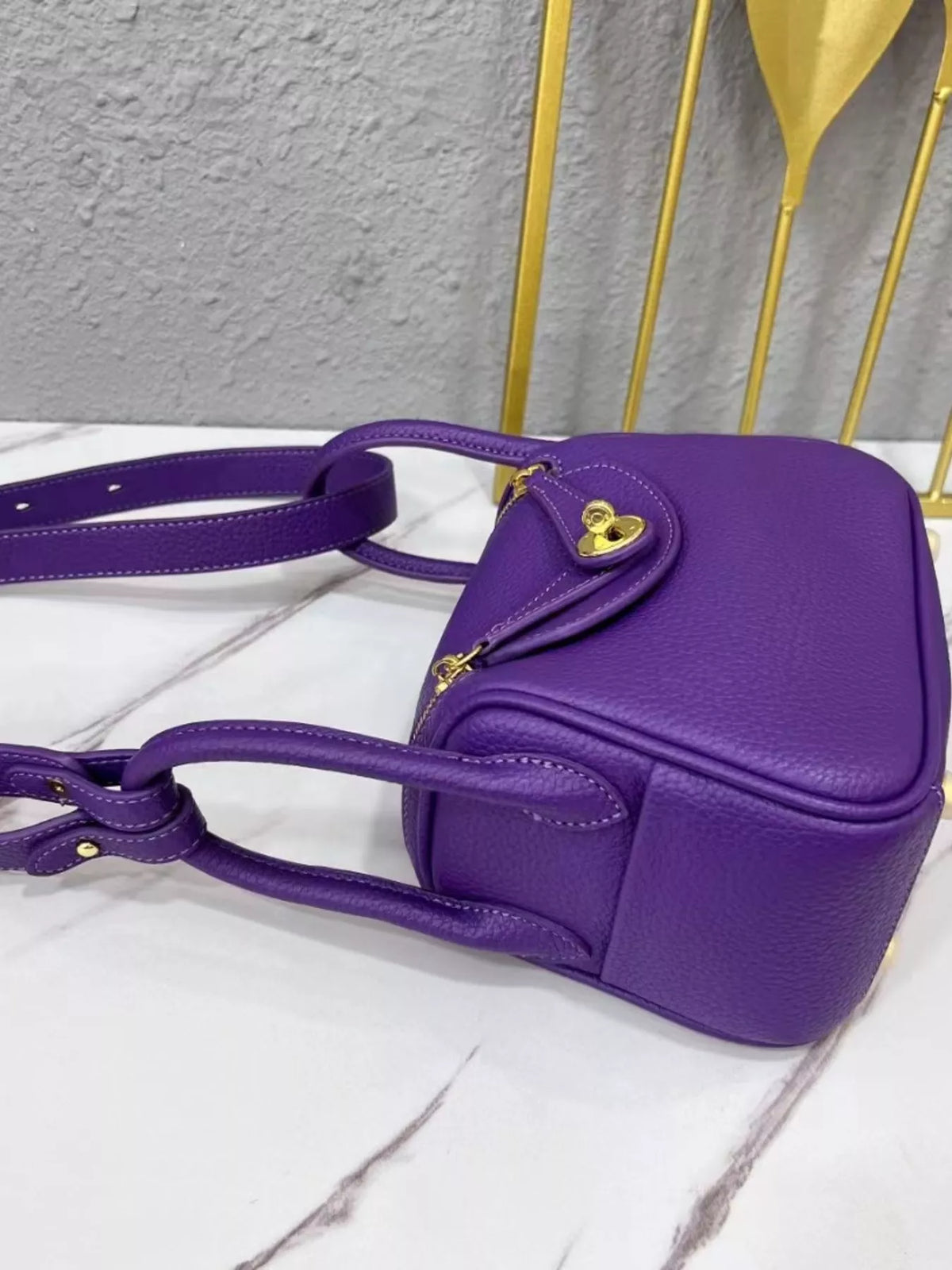 Gold-Tone Hardware Leather Crossbody Bag | STAHlin RADIANCE