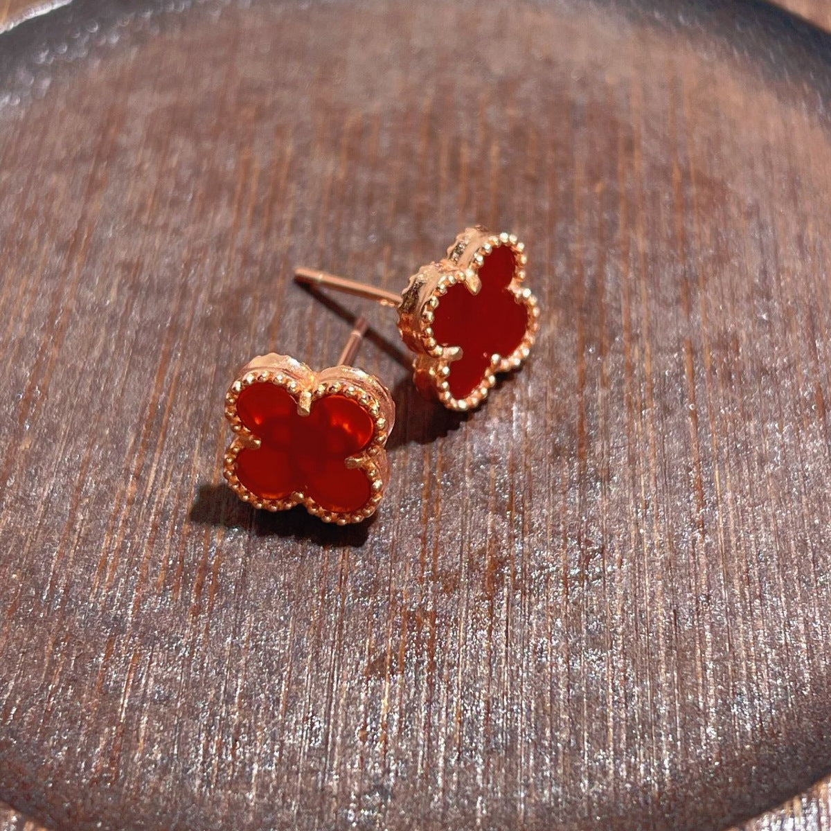 Clover Stud Earrings | STAHlin RADIANCE
