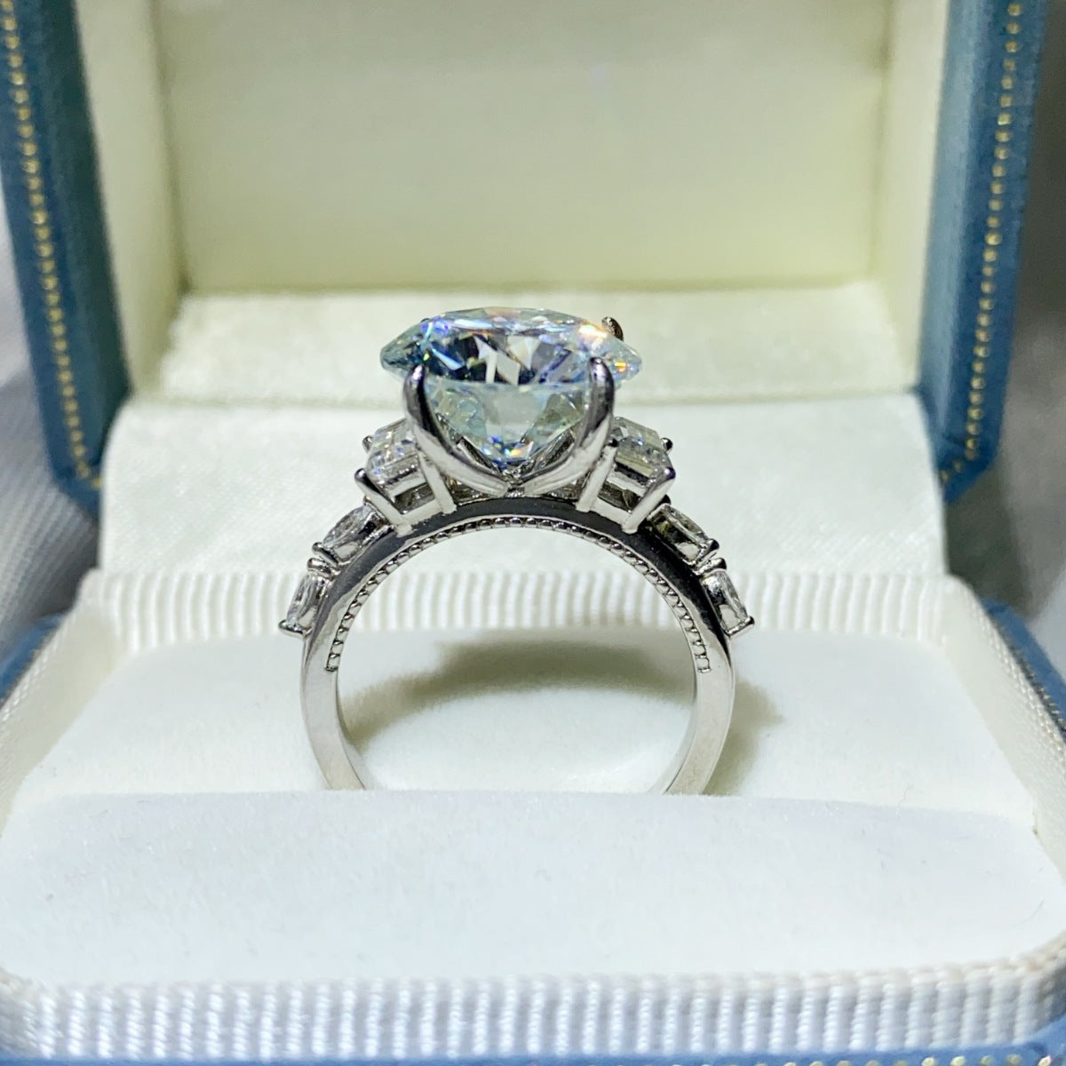 8 Carat Moissanite 925 Sterling Silver Ring | STAHlin RADIANCE