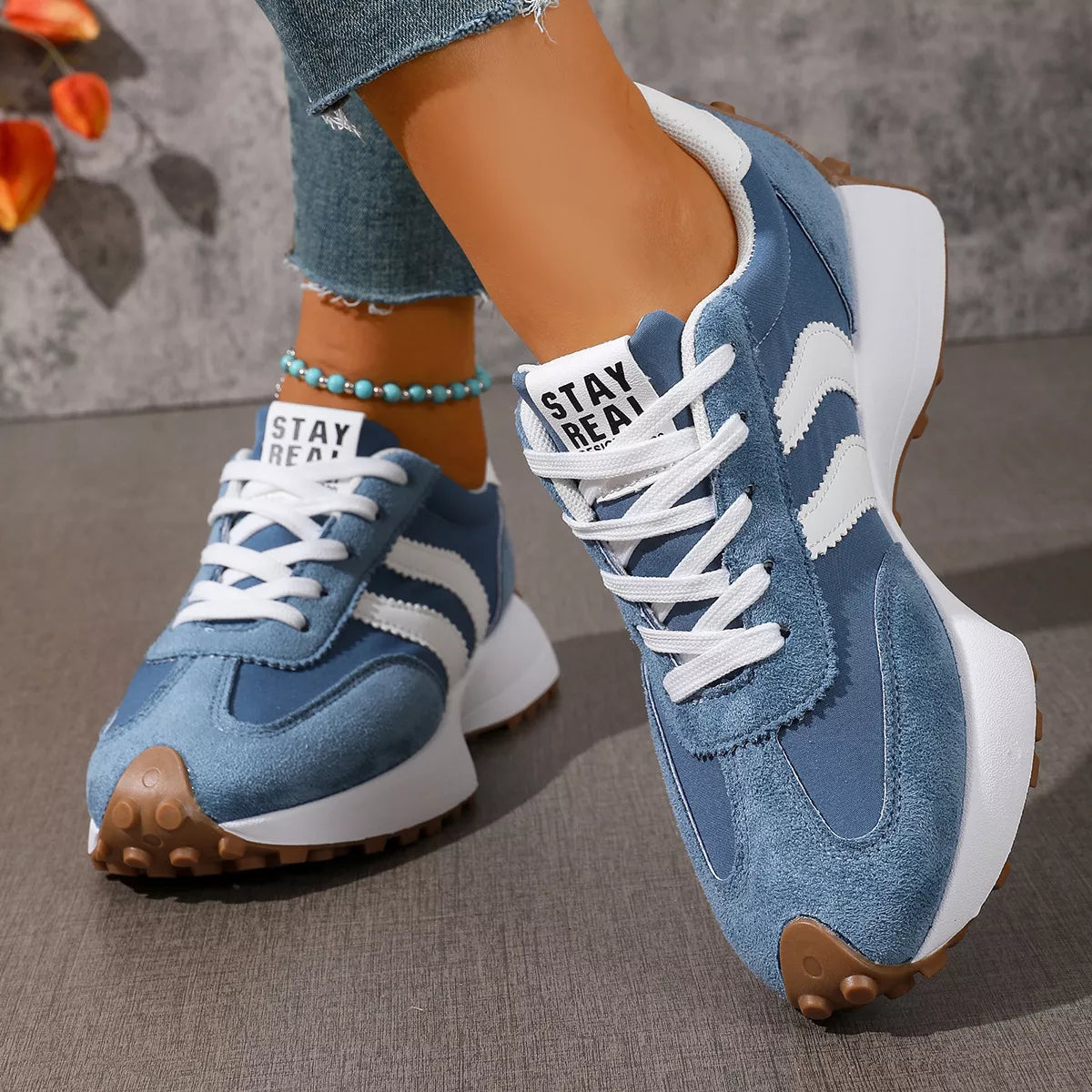 Lace Up Round Toe Sneakers | STAHlin RADIANCE