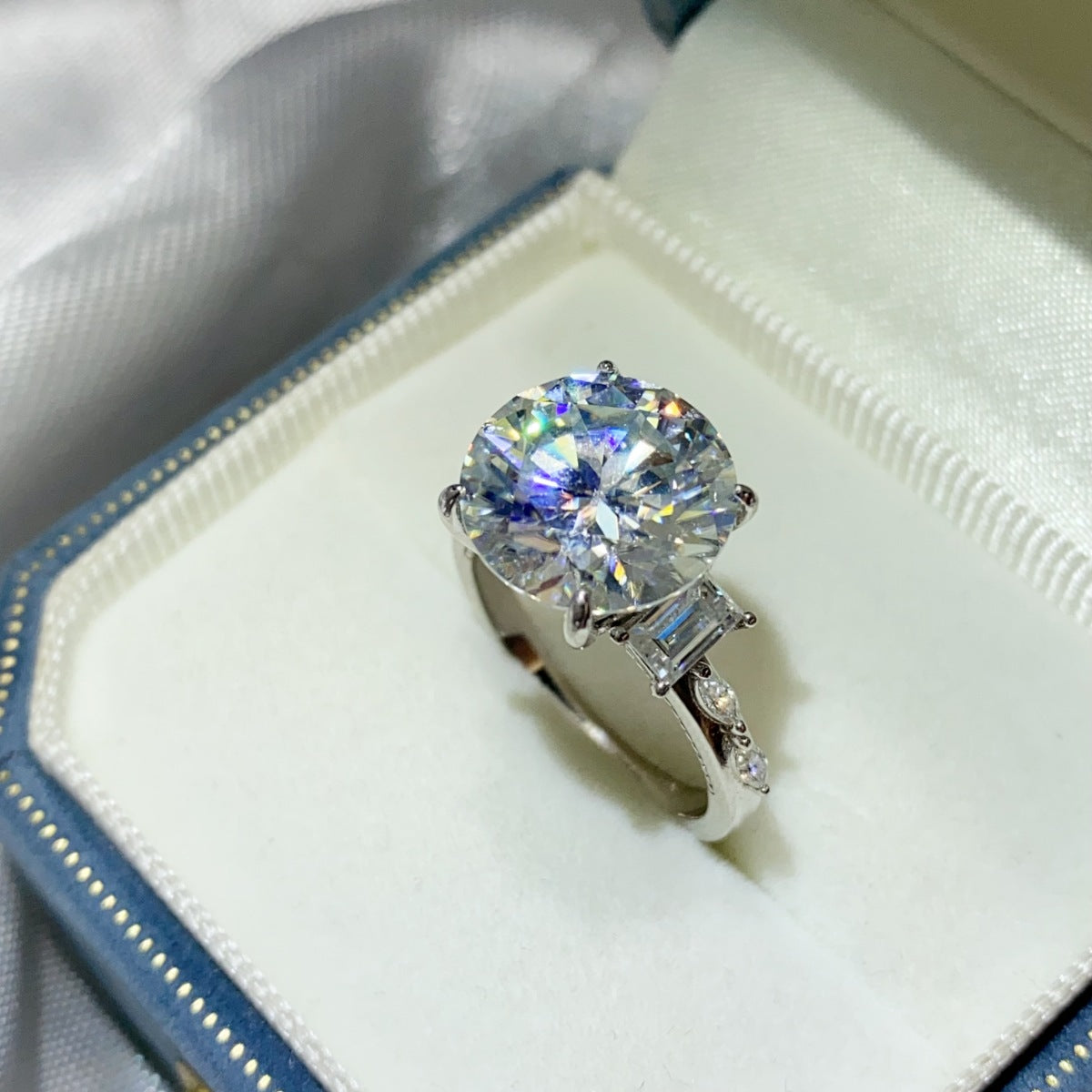 8 Carat Moissanite 925 Sterling Silver Ring | STAHlin RADIANCE