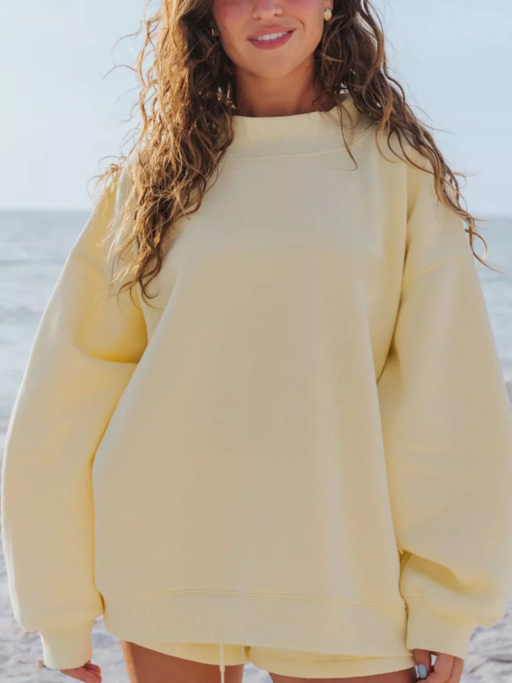 Relaxed Fit Round Neck Sweatshirt and Shorts Set | STAHlin RADIANCE