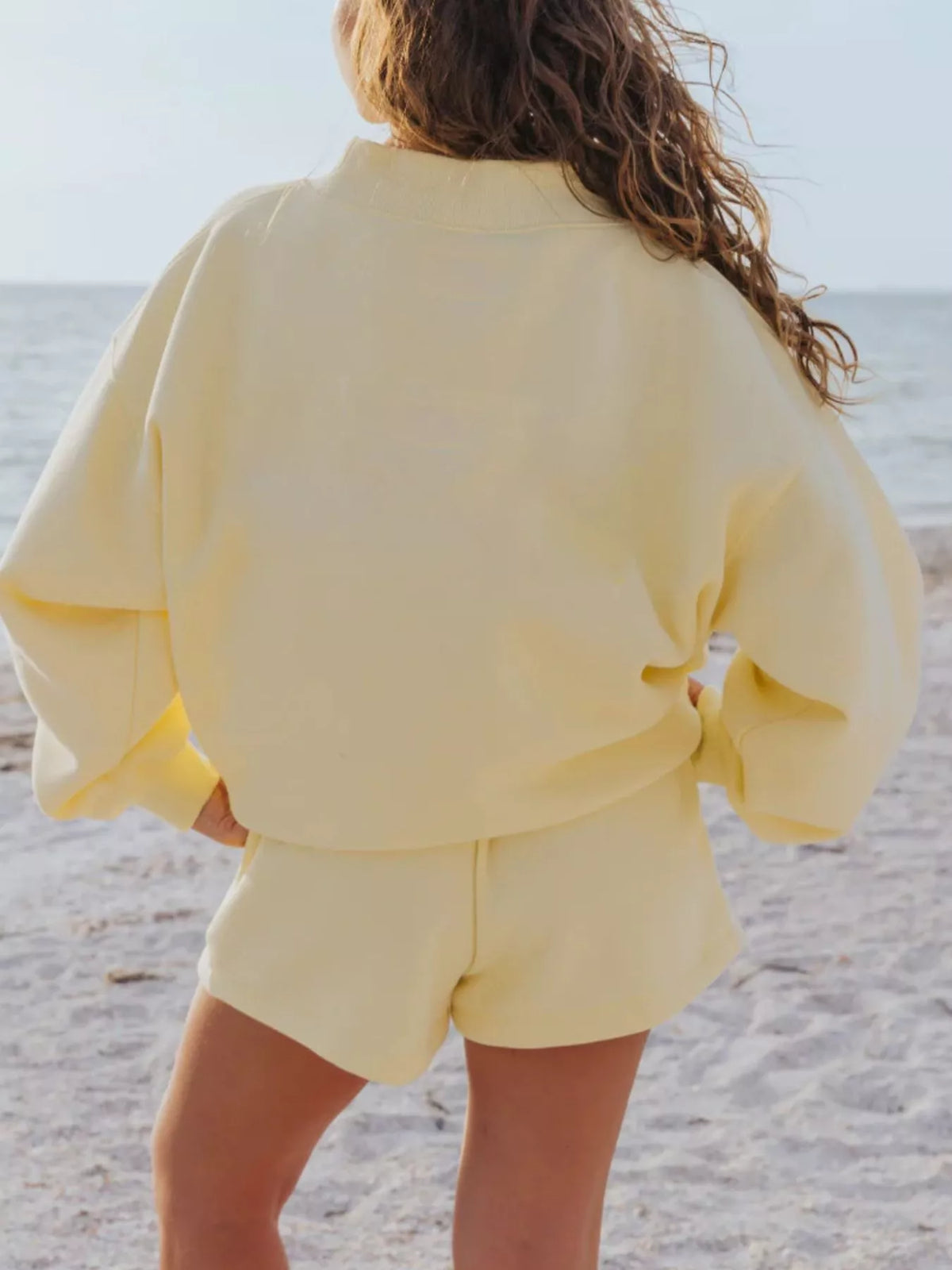 Relaxed Fit Round Neck Sweatshirt and Shorts Set | STAHlin RADIANCE