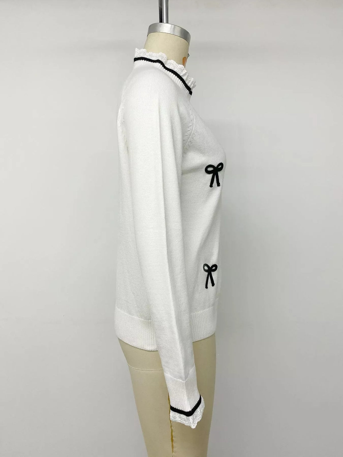 Bow-Embellished Lace Trim Sweater | STAHlin RADIANCE