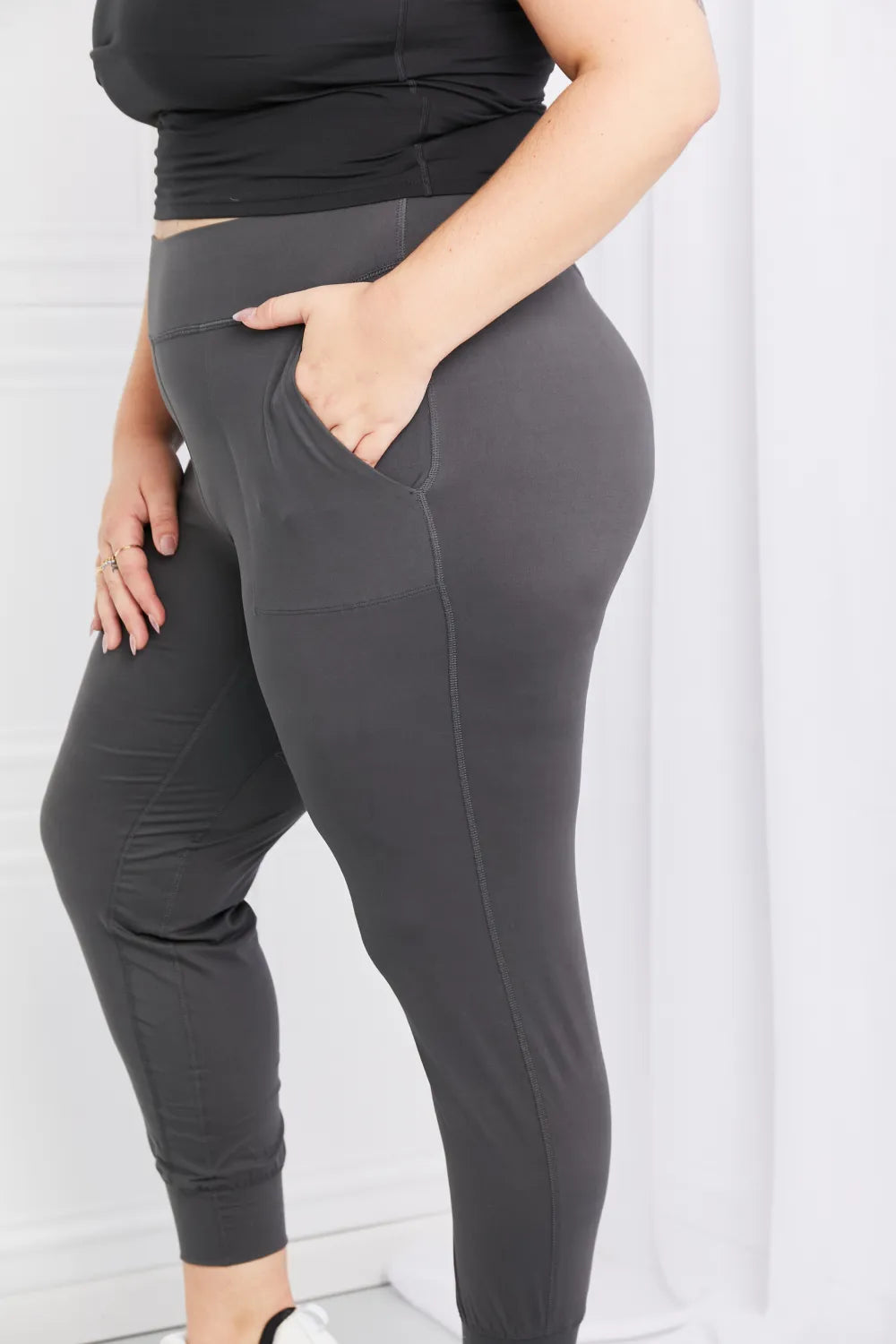 Leggings Depot Full Size Pocketed High Waist Pants | STAHlin RADIANCE