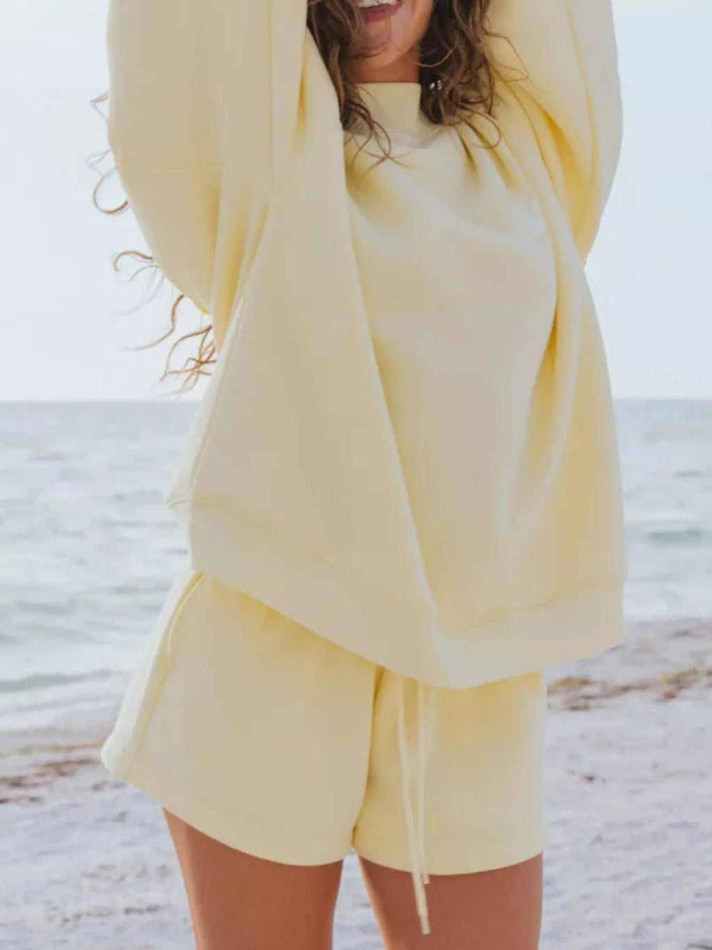 Relaxed Fit Round Neck Sweatshirt and Shorts Set | STAHlin RADIANCE