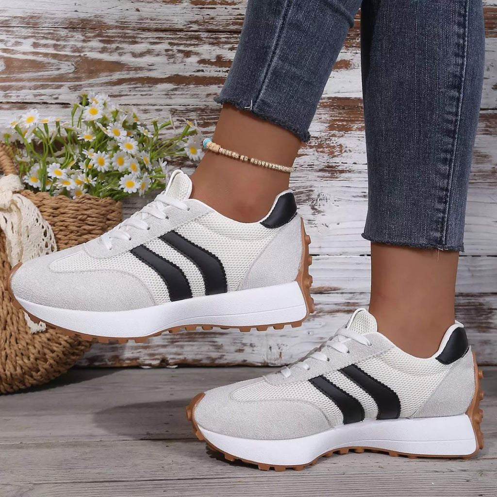 Lace Up Round Toe Sneakers | STAHlin RADIANCE