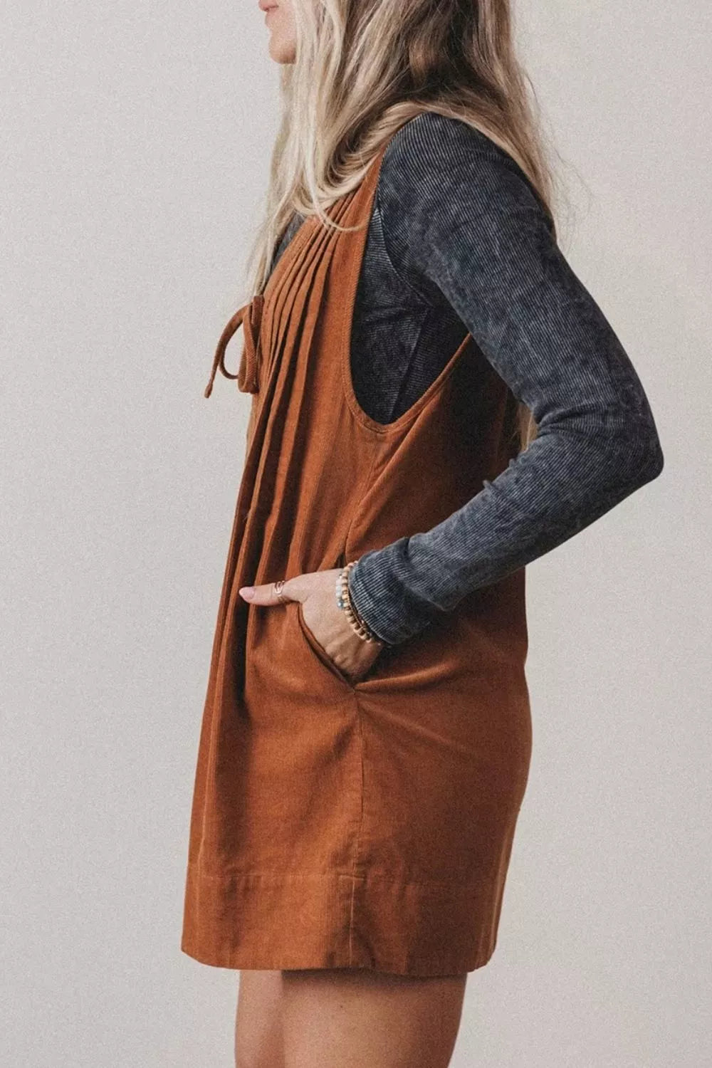 Solid Color Tie V Neck Sleeveless Corduroy Romper | STAHlin RADIANCE