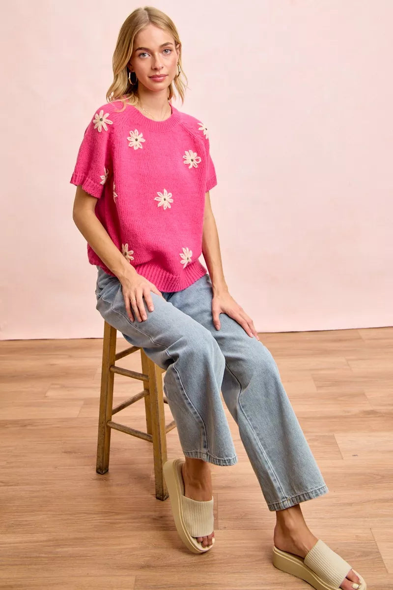 BiBi Flower Embroidered Short Sleeves Knit Top | STAHlin RADIANCE